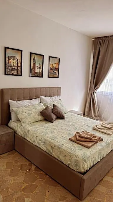 Venice Grey Apartment