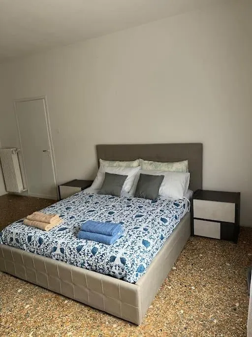 Venice Grey Apartment