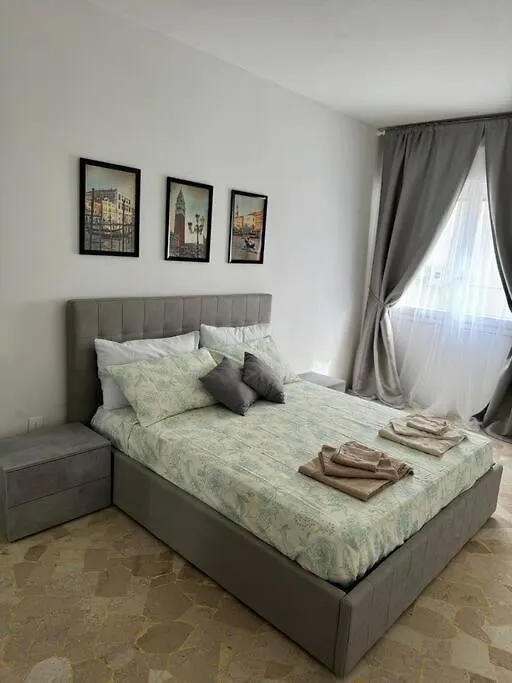 Venice Grey Apartment
