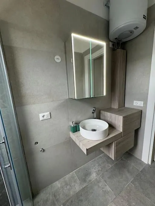 Venice Grey Apartment