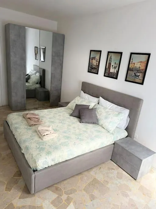 Venice Grey Apartment 0*,  Italy