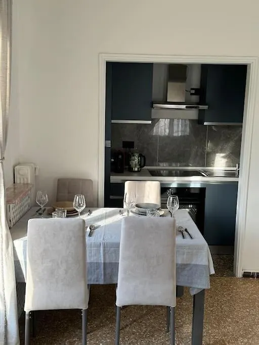 Venice Grey Apartment