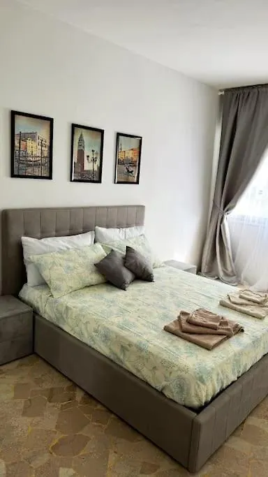 Venice Grey Apartment